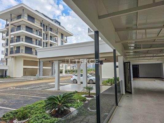 Properties with Beautiful Views 350 m from the Sea in Alanya