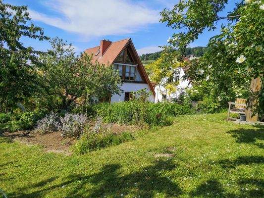 Großzügiger Garten