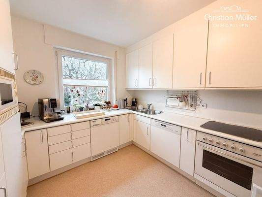 Großzügige Küche...