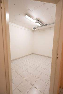 12 Beauty, Wellness oder Lager