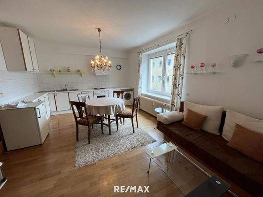 Küche mit Essbereich