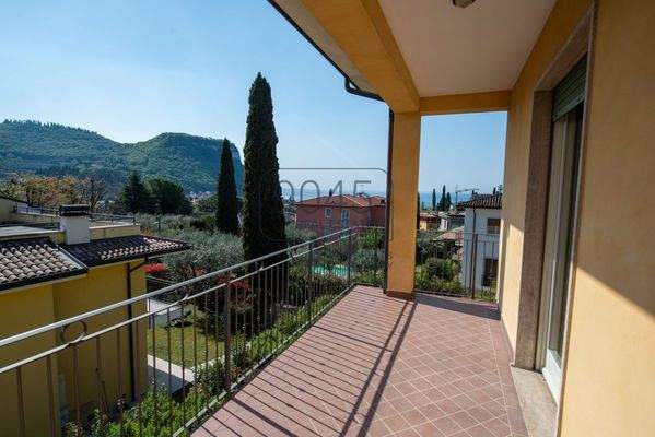 Exklusives Villenanwesen mit Seeblick in Garda - Gardasee