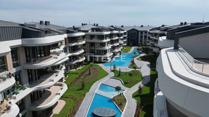 Apartments in a Project Close to the Coast in İstanbul