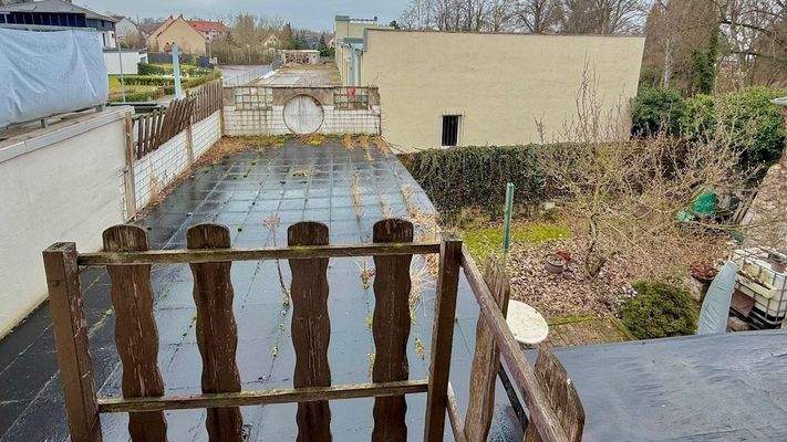 Terrassenansicht mit Blick in den geschützten Innenhof