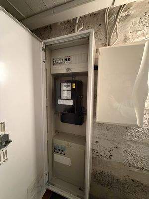 Hauptstromanschluss KG