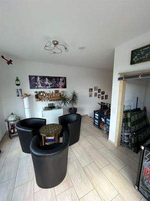 Durchgangszimmer im DG