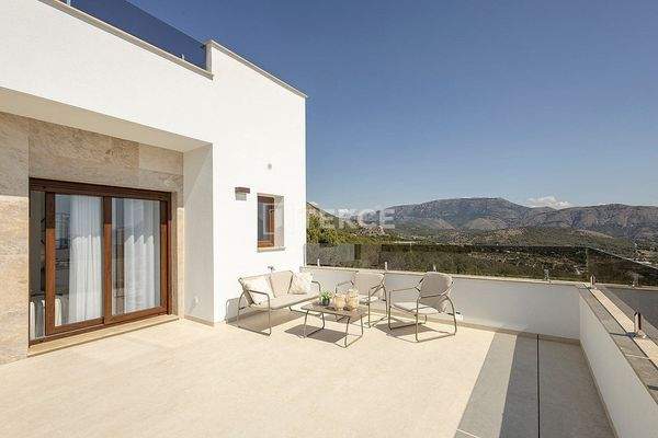 Luxurious Detached Villas with Pool in Polop Costa Blanca