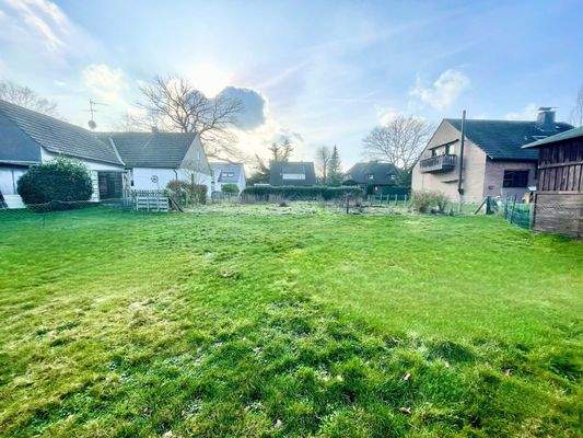 Grundstück_Blick zur Straße