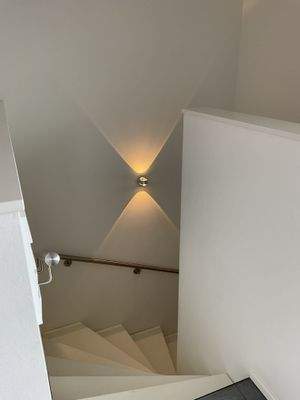 großes , helles Treppenhaus