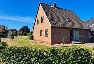 Straßenansicht (KI-optimiert)