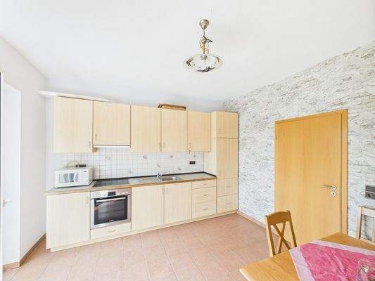 CAM03784G0-PR0076-STILL018