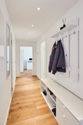 Flur mit Blick zum Schlafzimmer