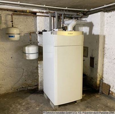 neue Gasheizung im Keller