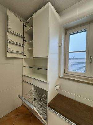 1OG Bad / Einbaumöbel