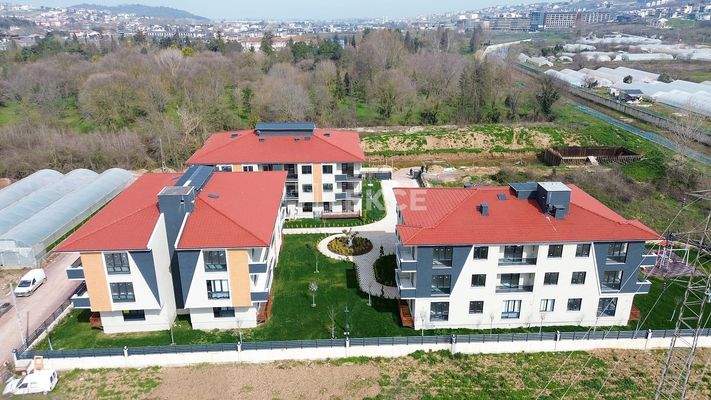 Apartments in a Complex Close to Daily Amenities in Yalova
