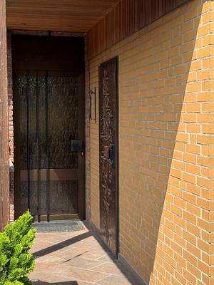 Der überdachte Hauseingang