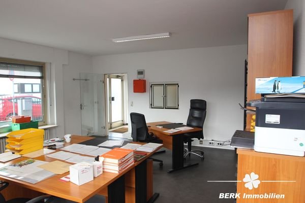 Büro 1 / 2