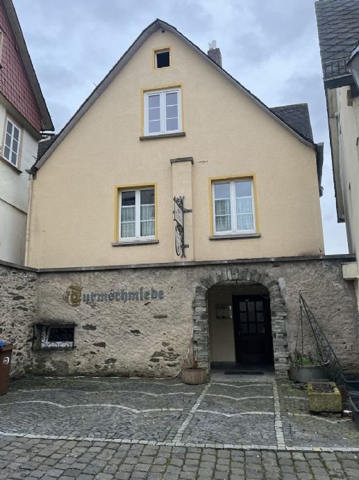 Attraktives Restaurant mit schönem Biergarten und zwei Wohneinheiten mitten in Weilburg