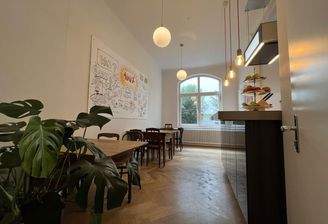 Gemeinschaftsküche mit Bar