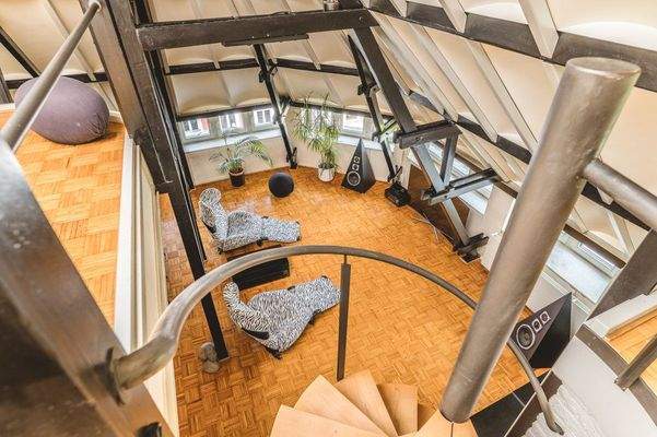 Blick Wohnraum aus Galerie