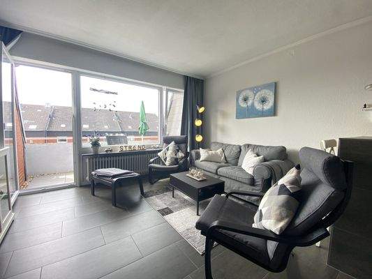 ... mit Zugang zum Balkon