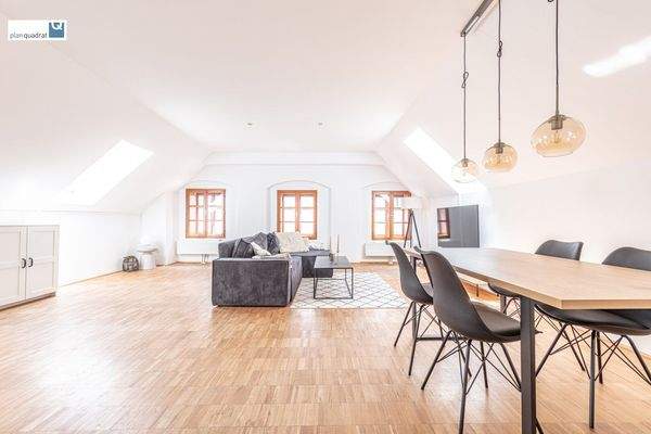 Dachgeschoss-Wohnung