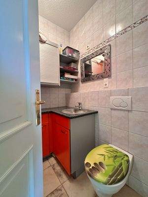 Hauswirtschaftsraum mit WC