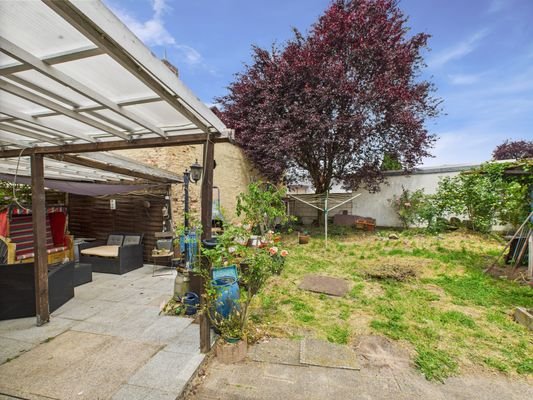 Terrasse und Garten