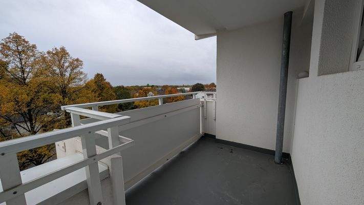 Balkon mit Herbstblick