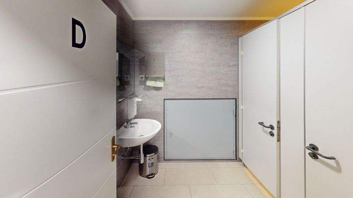 Historisches-Geschaftshaus-an-der-Porta-Nigra-Baudenkmal-bis-Ende-2036-vermietet-ausbaufahig-Photo-4