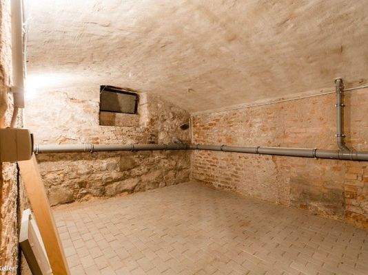 Großes Kellerabteil inklusive