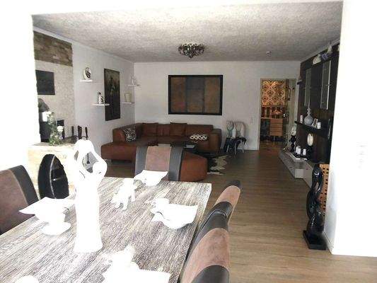 Wohnzimmer mit Essbereich