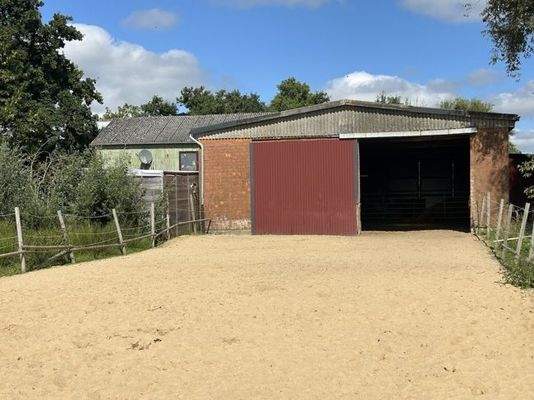 Zugang Halle anl. Paddoc