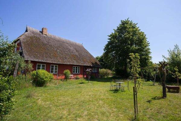 08 - Wohnhaus aussen 4.jpg