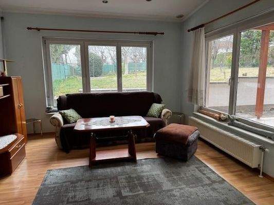 Wintergarten massiv mit Ausgang auf die Terrasse