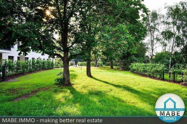 Blick in den grünen Gemeinschaftsgarten 