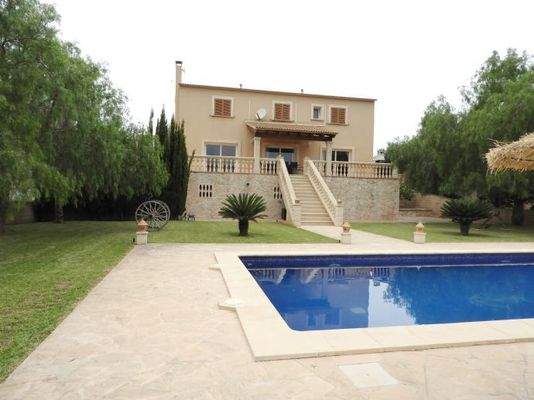 Ferienwohnung Villa mit Pool und Weitblick