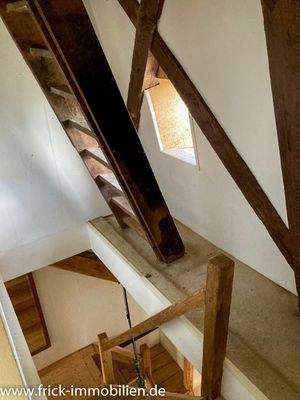 45-Stiege zum Boden.JPG