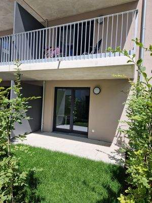 Terrasse mit Gartenanteil