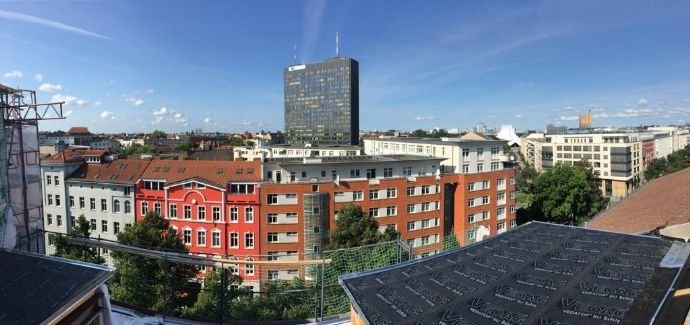 Dachgeschoss mit Privatfahrstuhl, EBK, Sauna und Pool mit Blick über Berlin in Bestlage