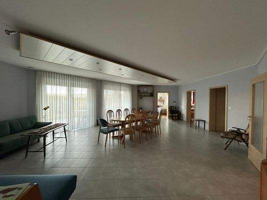 Großer Hobbyraum KG