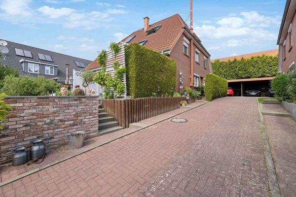 Frontansicht des Hauses