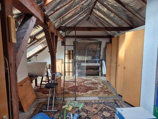 Ausbaubarer Dachboden...