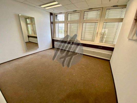 INFOS UNTER: 06171-586000