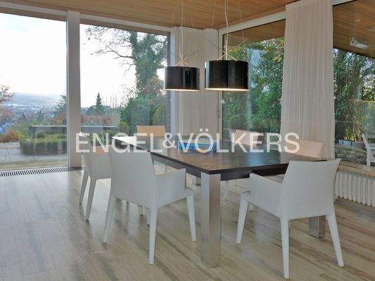 Herrschaftlicher Essplatz