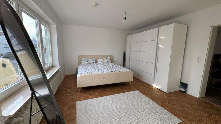 Großzügiges Schlafzimmer....jpg