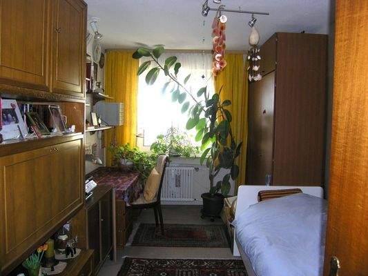 Arbeits- bzw. Kinderzimmer