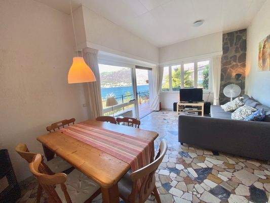 Wohn- und Esszimmer I