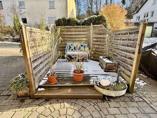 Freisitz vor dem Haus