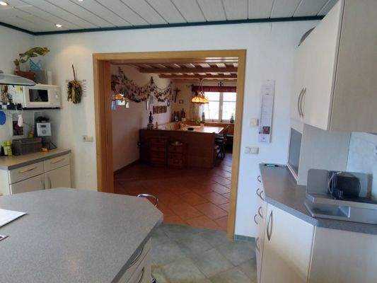 Schiebetür zwischen Küche und Esszimmer 